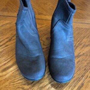 SALE: Easy Street boots, women's size 9M